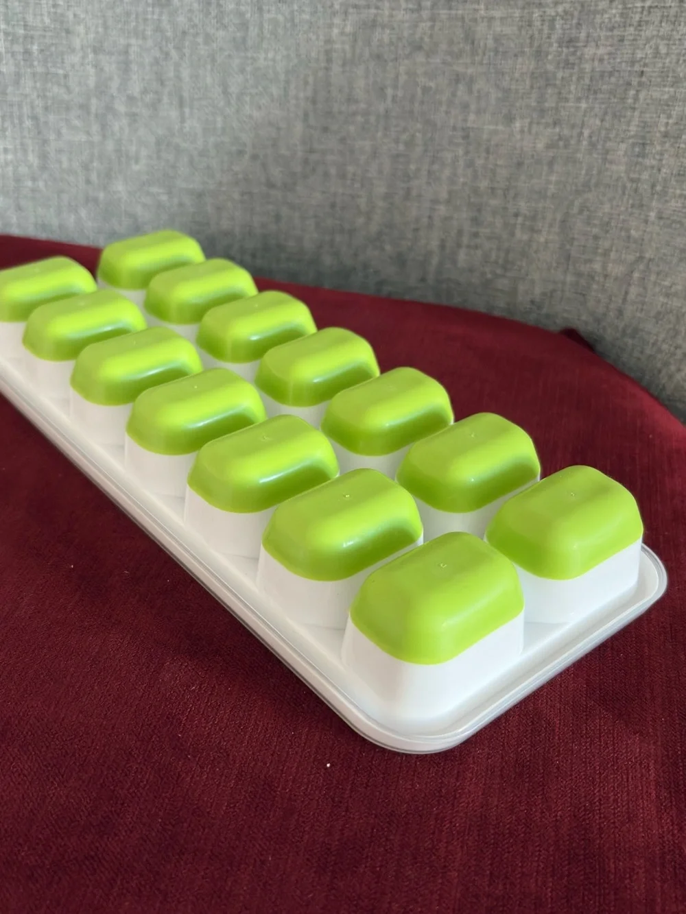 Set of 2 Ice Cubes Mold With Cover